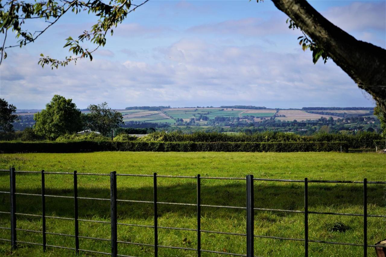 Banbury Hill Farm Bed and Breakfast Charlbury Esterno foto